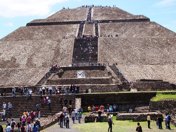  Teotihuacan Pyramids